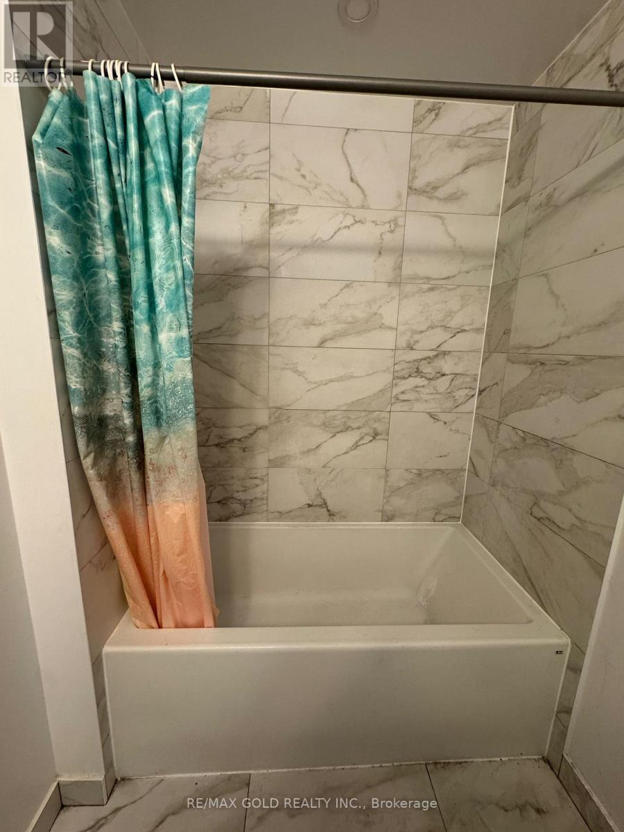 1909 - 4065 Confederation Parkway, Mississauga, Ontario  L5B 0L4 - Photo 12 - W12570480