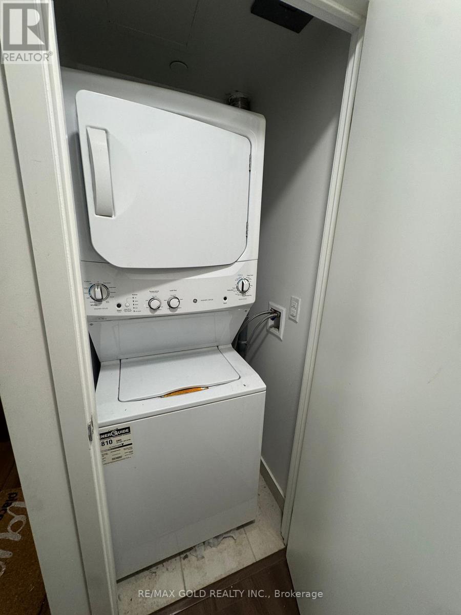 1909 - 4065 Confederation Parkway, Mississauga, Ontario  L5B 0L4 - Photo 16 - W12570480