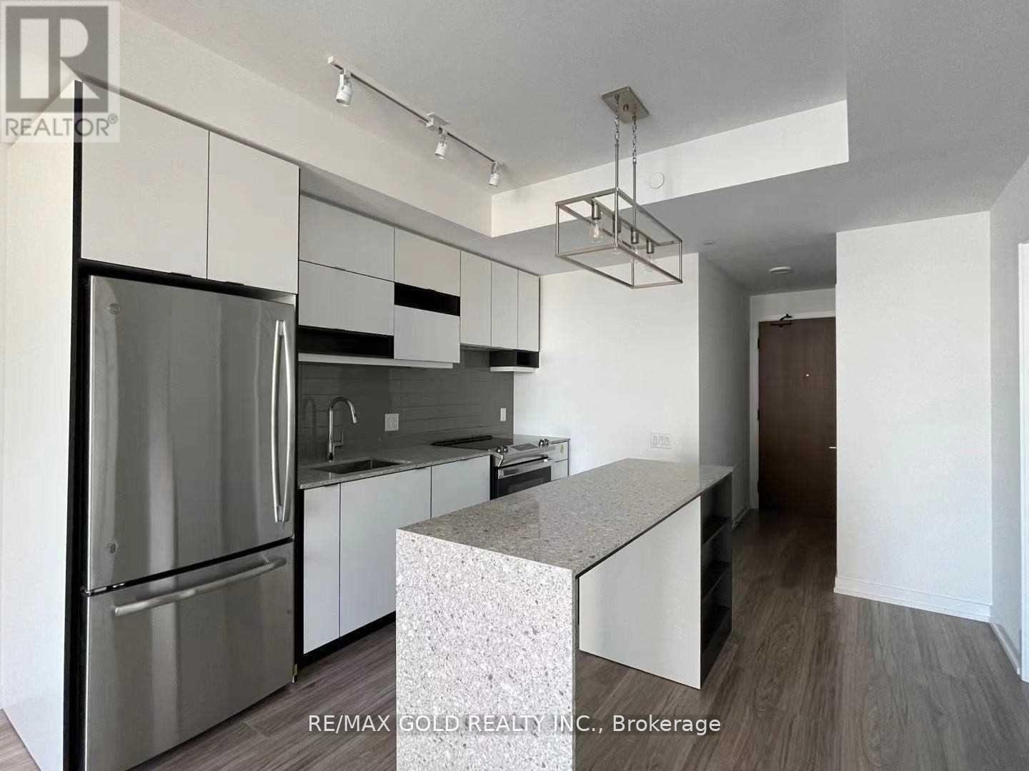 1909 - 4065 Confederation Parkway, Mississauga, Ontario  L5B 0L4 - Photo 3 - W12570480