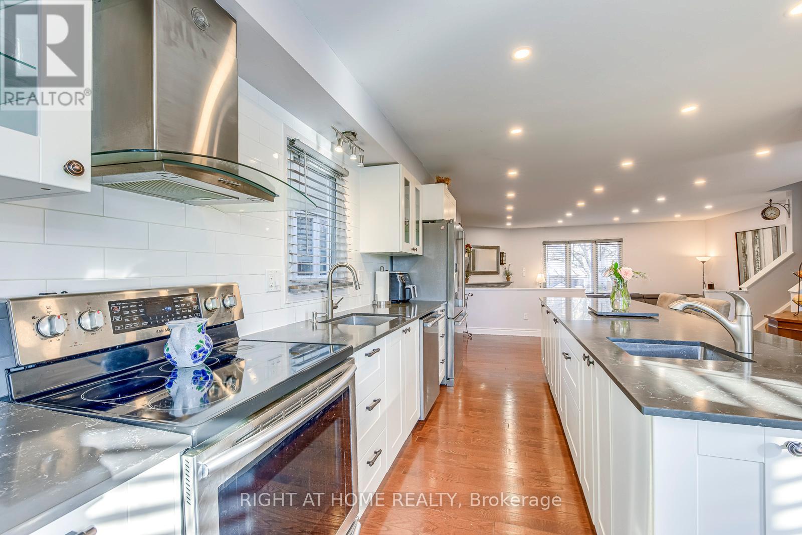 1558 Litchfield Road, Oakville, Ontario  L6H 5P3 - Photo 12 - W12570492