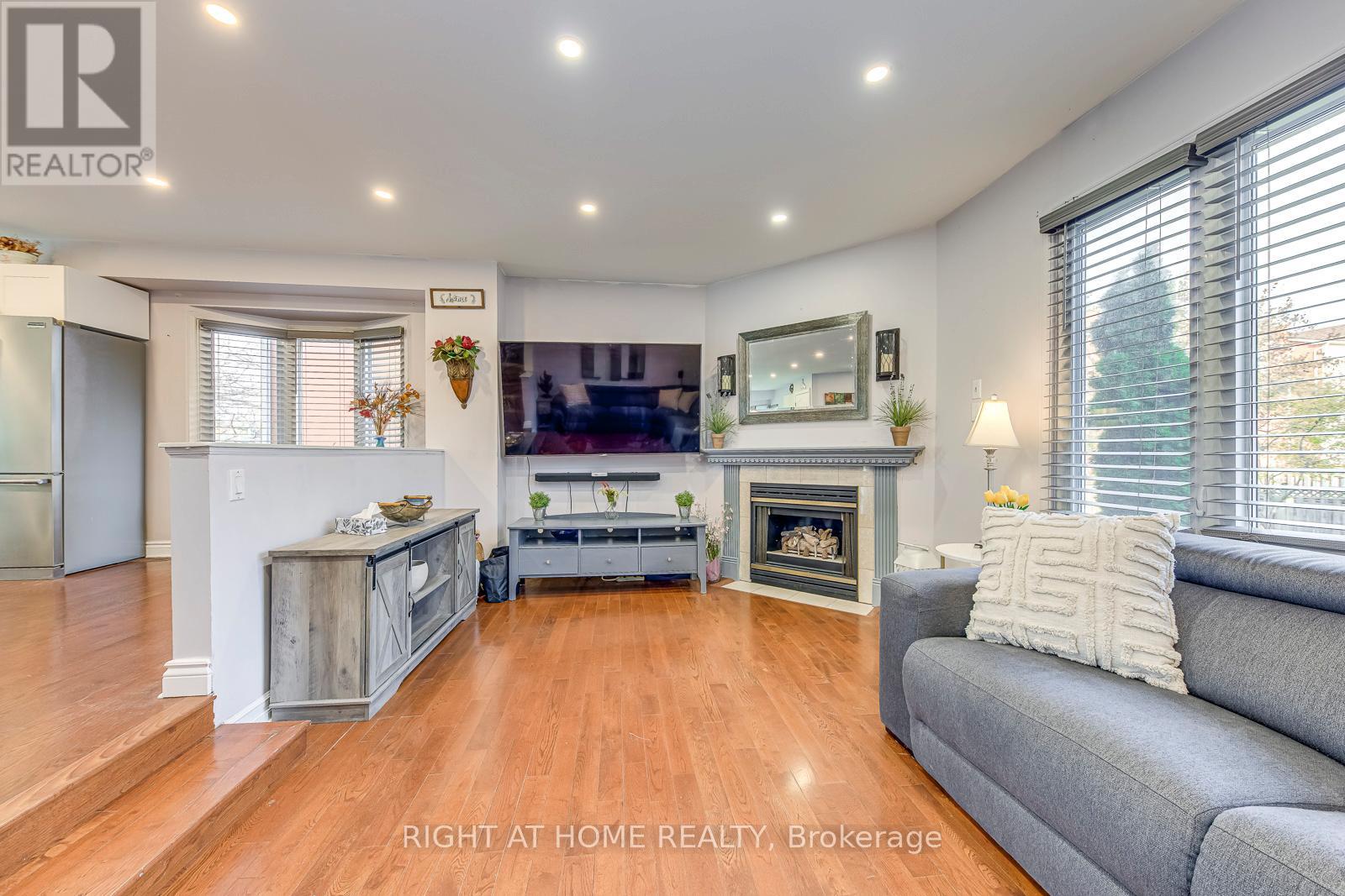 1558 Litchfield Road, Oakville, Ontario  L6H 5P3 - Photo 16 - W12570492