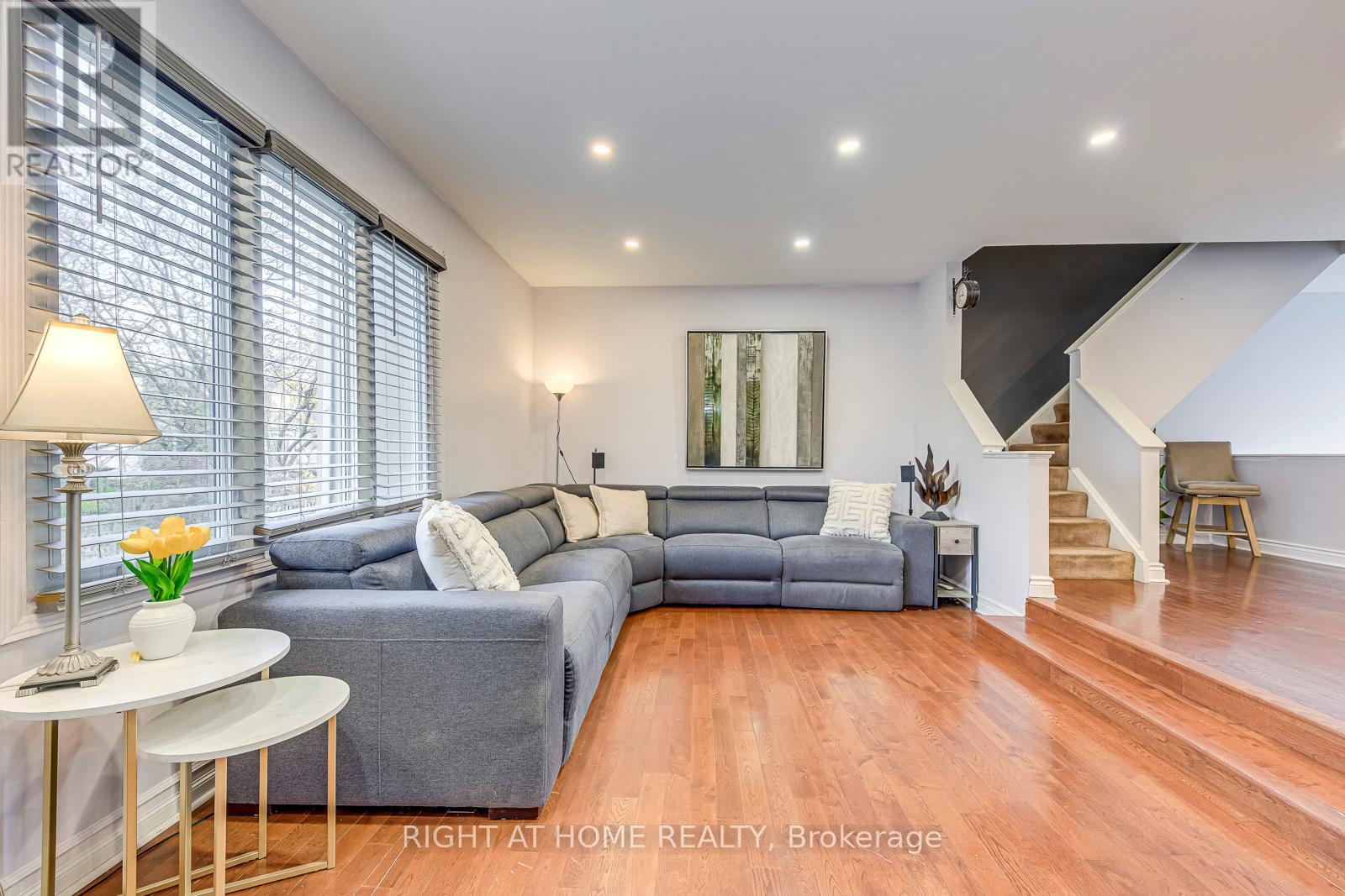 1558 Litchfield Road, Oakville, Ontario  L6H 5P3 - Photo 17 - W12570492