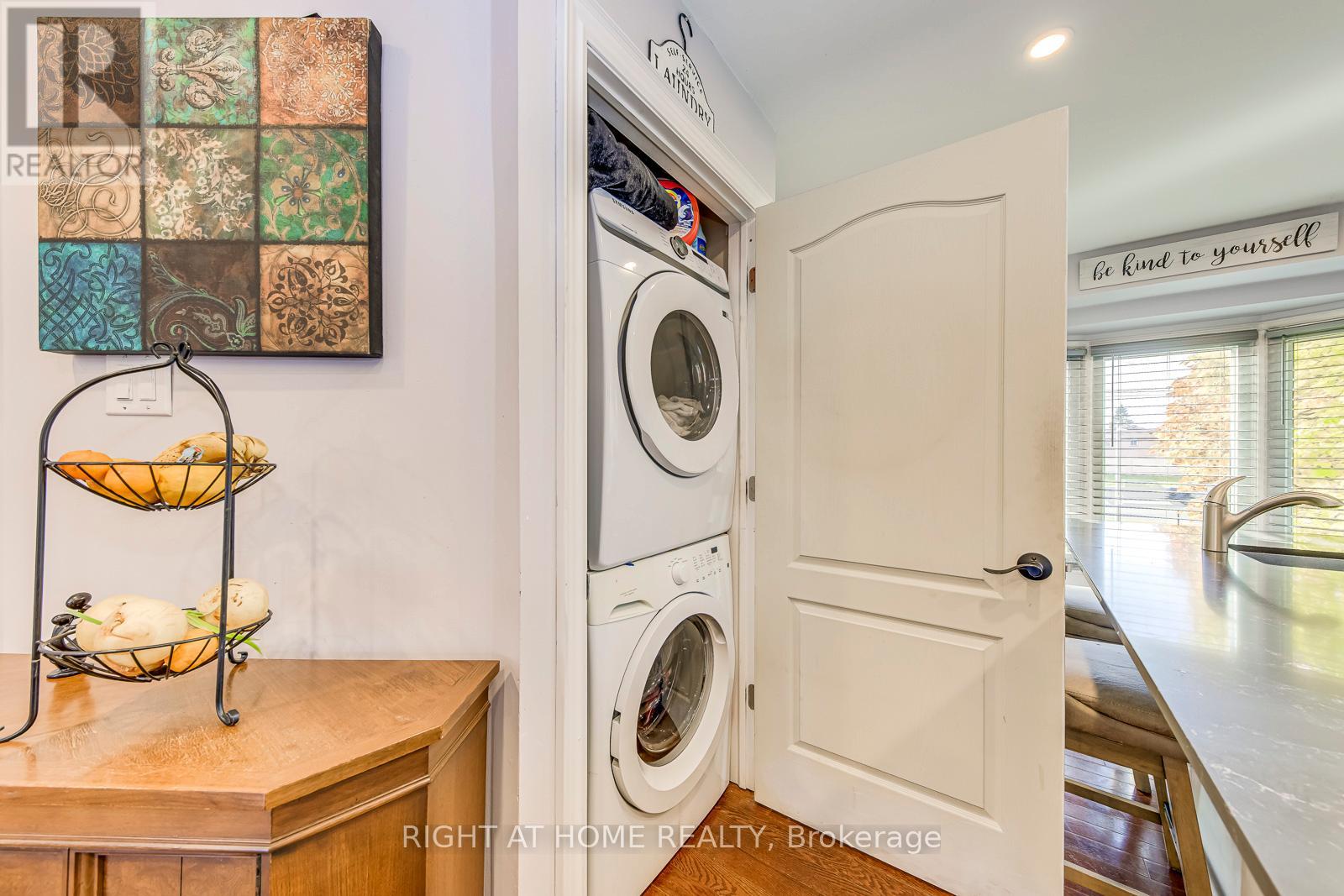 1558 Litchfield Road, Oakville, Ontario  L6H 5P3 - Photo 18 - W12570492