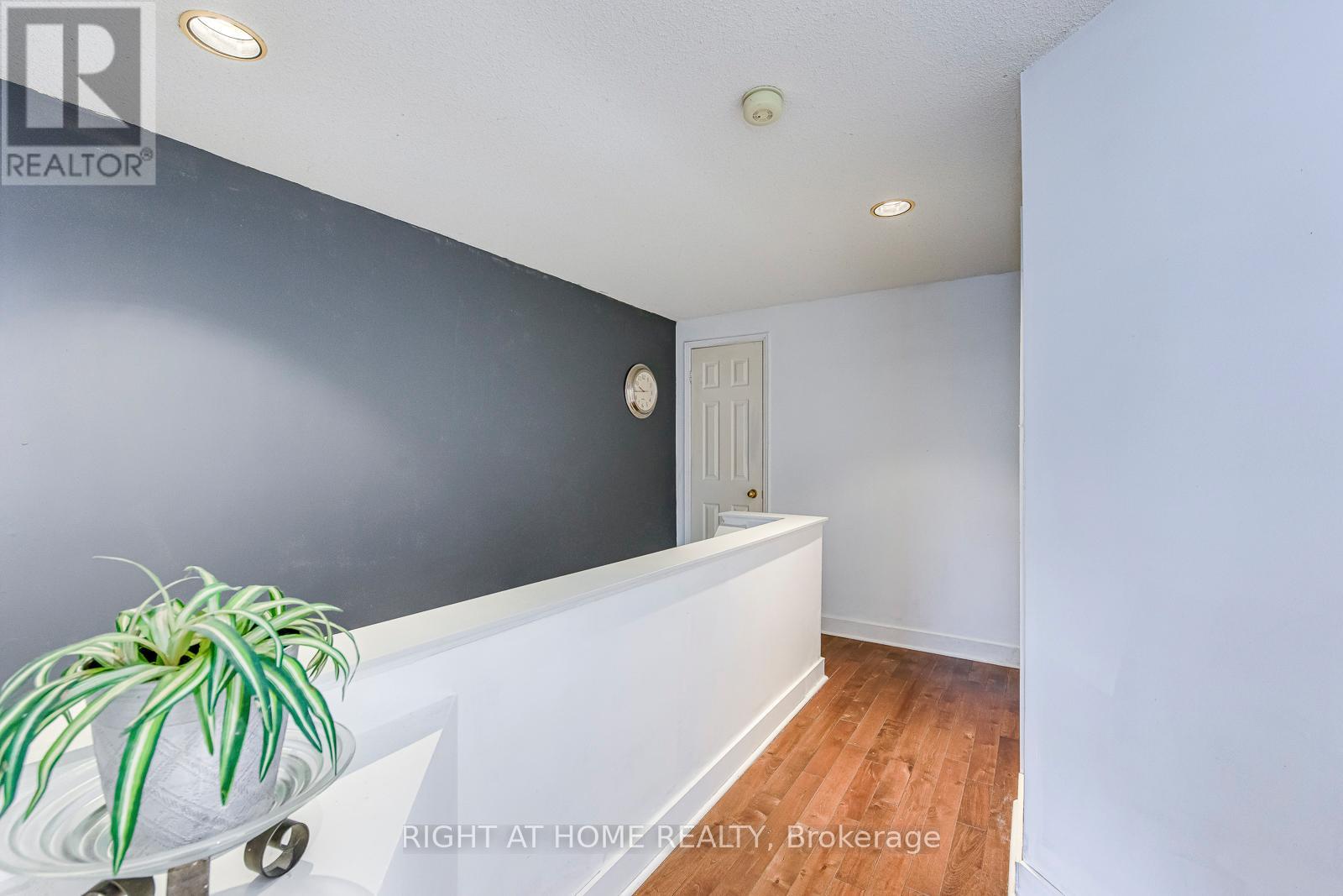 1558 Litchfield Road, Oakville, Ontario  L6H 5P3 - Photo 20 - W12570492