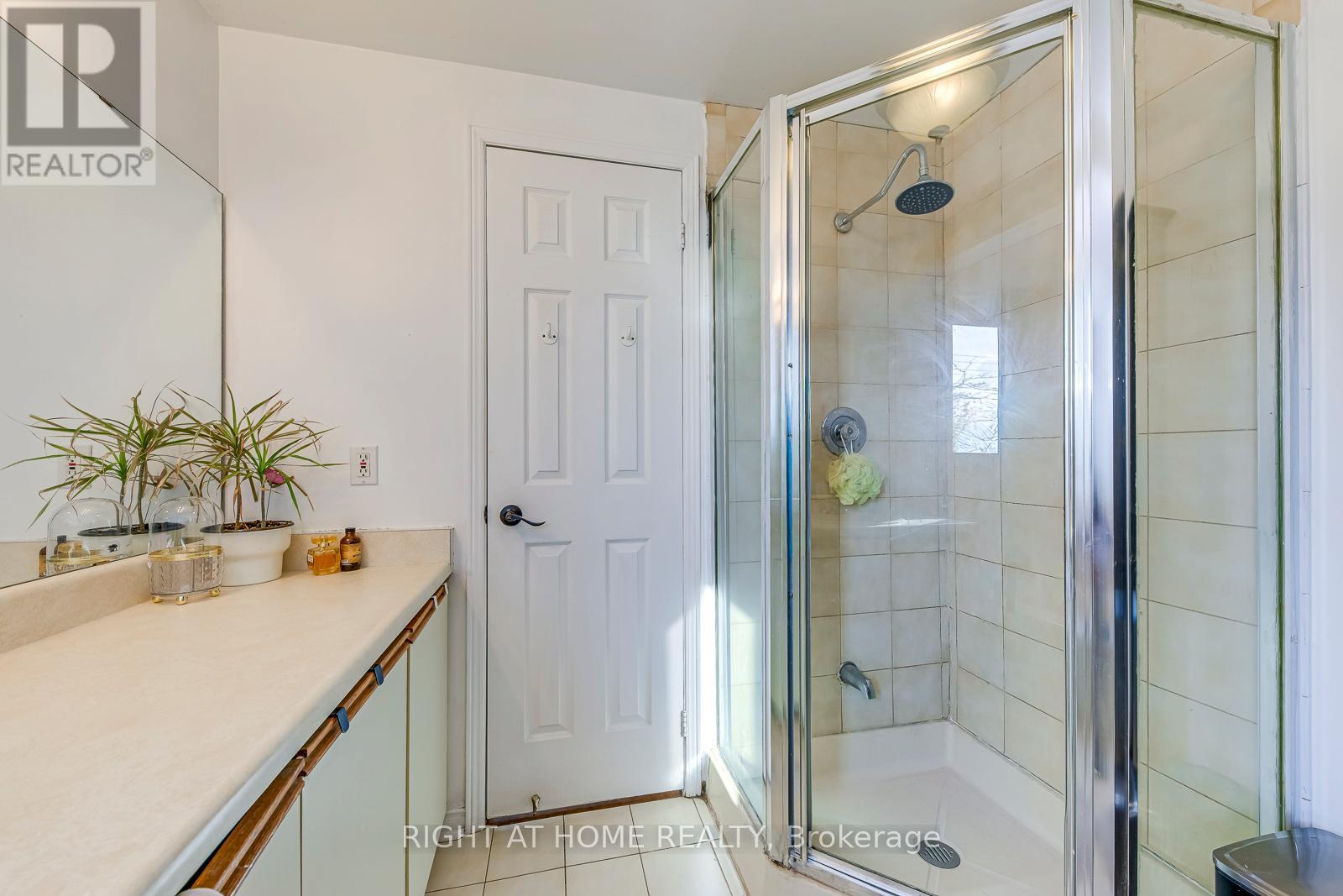 1558 Litchfield Road, Oakville, Ontario  L6H 5P3 - Photo 25 - W12570492