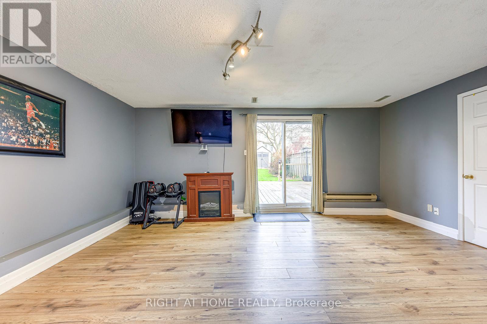 1558 Litchfield Road, Oakville, Ontario  L6H 5P3 - Photo 35 - W12570492