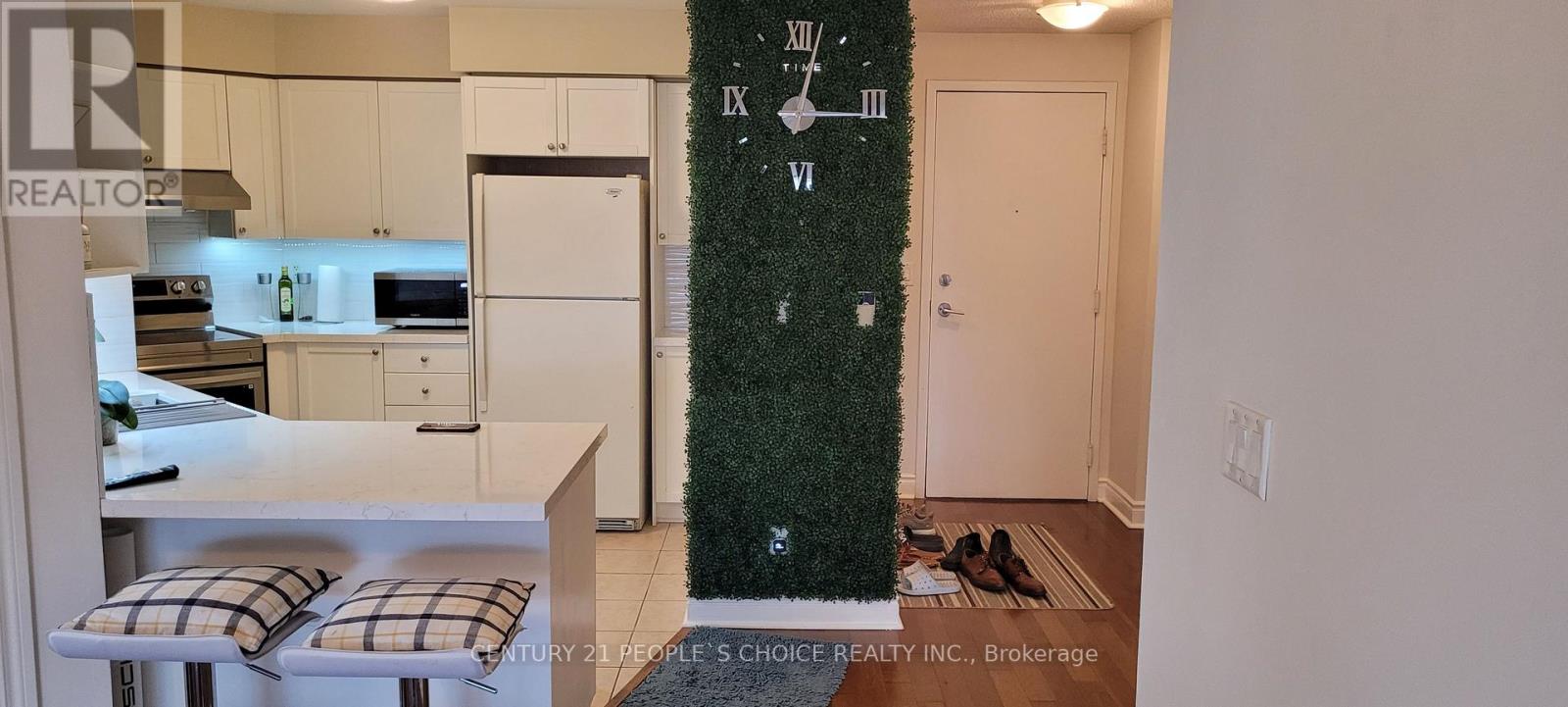 2624 - 3888 Duke Of York Boulevard, Mississauga, Ontario  L5B 4P5 - Photo 6 - W12570146