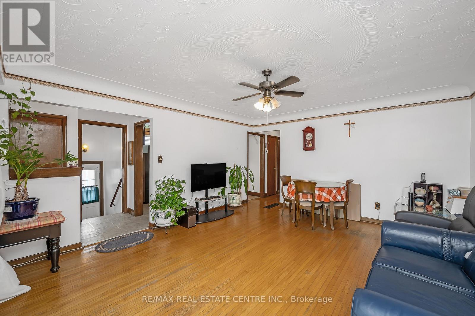 676 Upper Wentworth Street, Hamilton, Ontario  L9A 4V5 - Photo 8 - X12570490