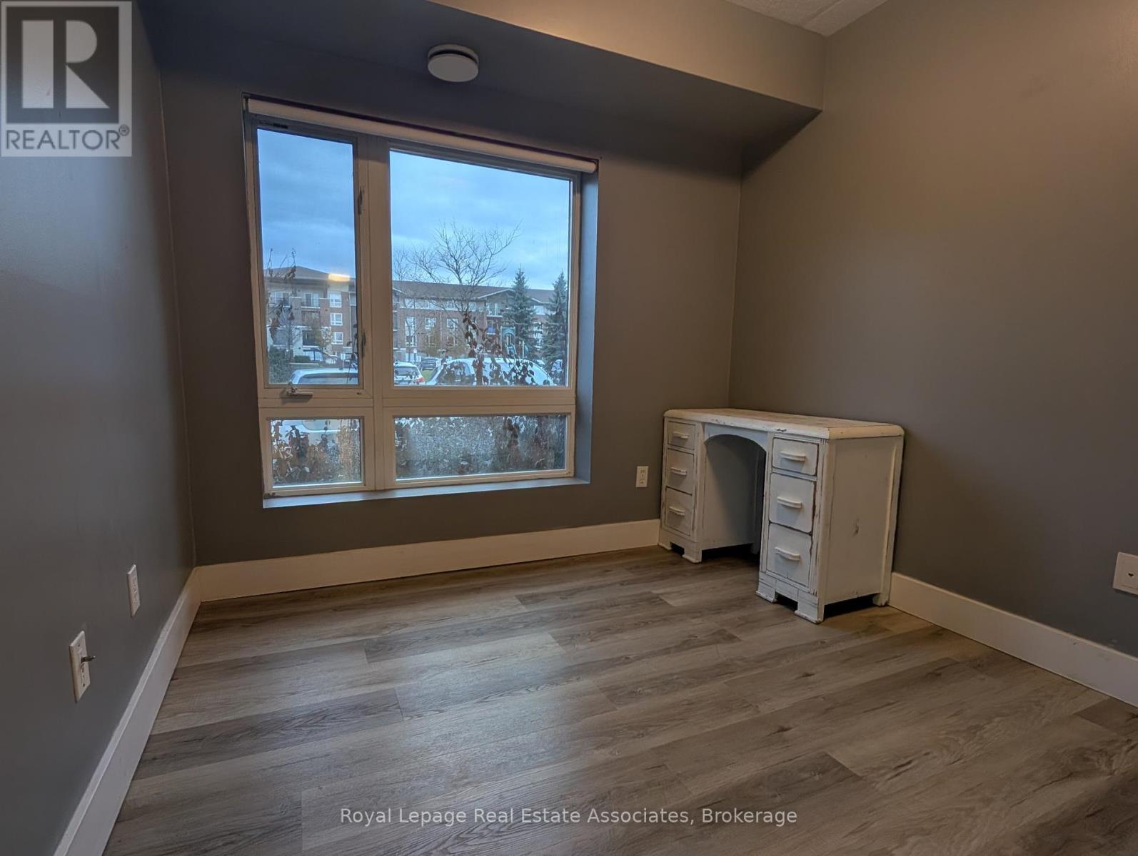 107 - 37 Goodwin Drive, Guelph, Ontario  N1L 0E6 - Photo 8 - X12471680