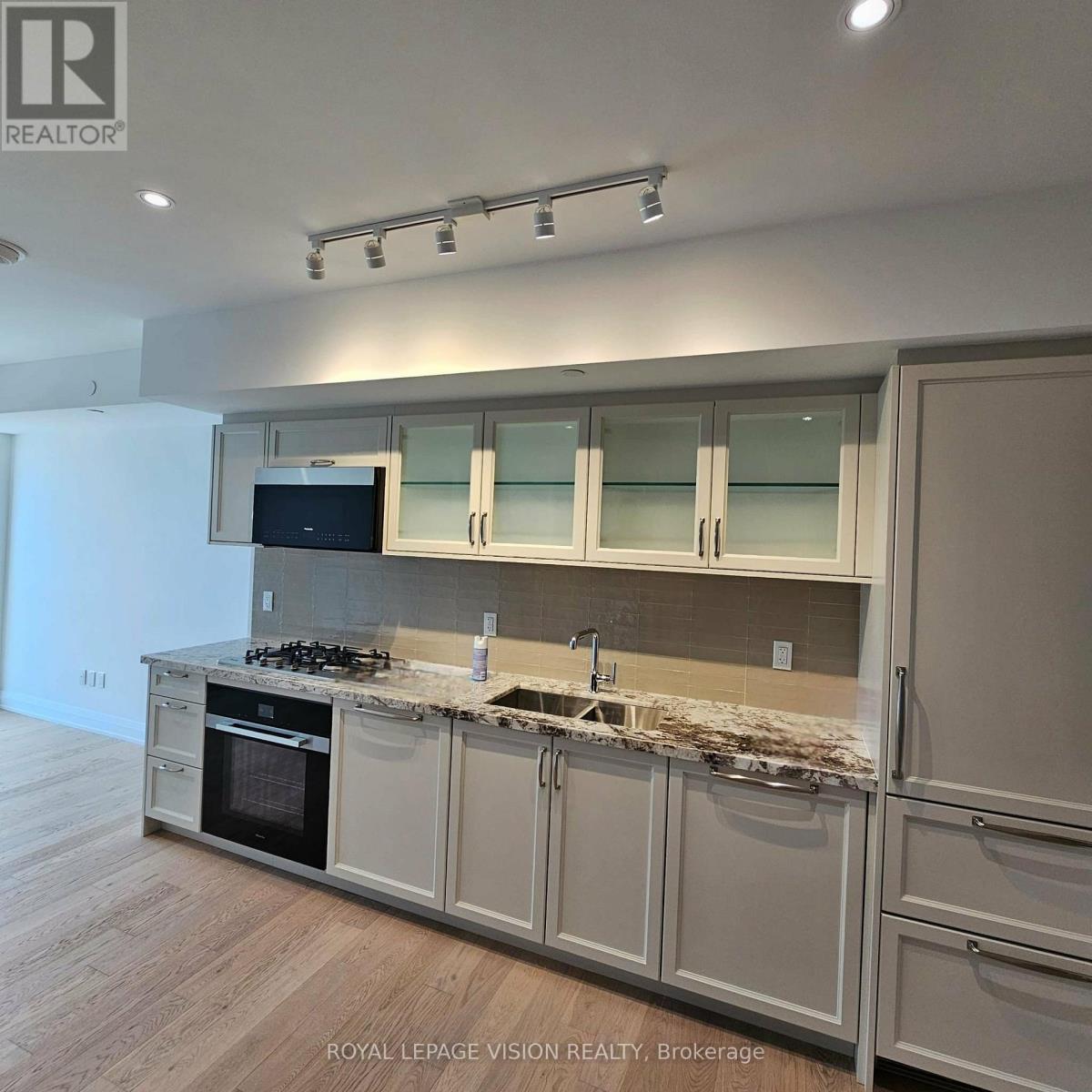 310 - 505 Glencairn Avenue, Toronto, Ontario  M6B 0B2 - Photo 2 - C12570496