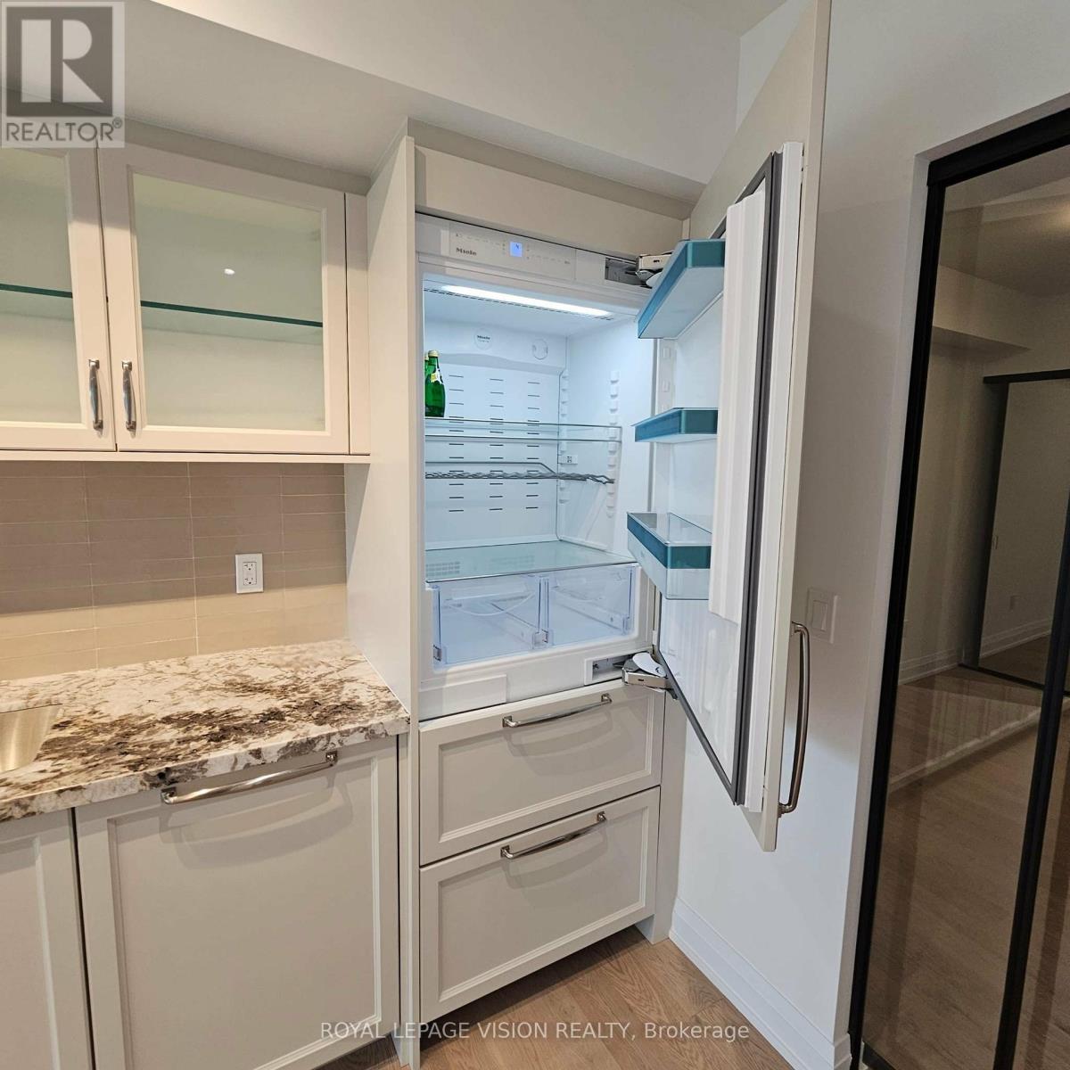 310 - 505 Glencairn Avenue, Toronto, Ontario  M6B 0B2 - Photo 3 - C12570496