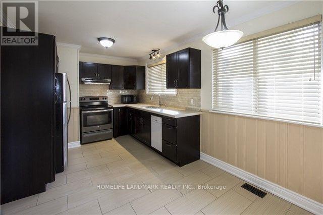 438 Marybay Crescent, Richmond Hill, Ontario  L4C 2X4 - Photo 5 - N12570502