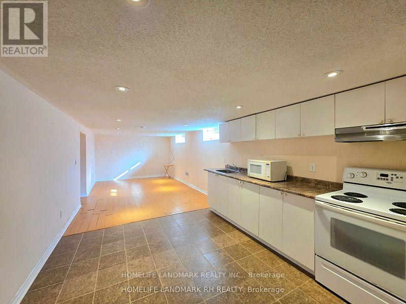 438 Marybay Crescent, Richmond Hill, Ontario  L4C 2X4 - Photo 8 - N12570502