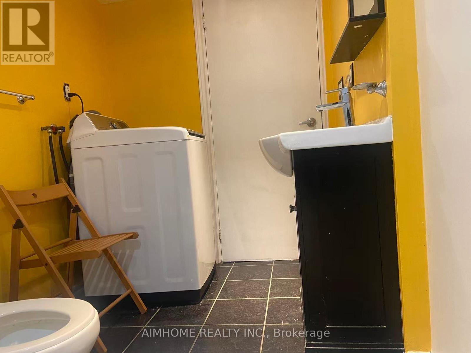 5733 River Grove Avenue, Mississauga, Ontario  L5M 4R3 - Photo 11 - W12570500