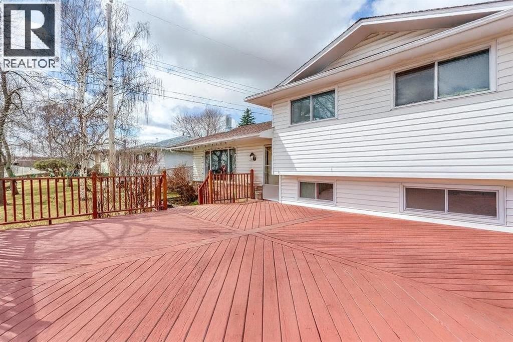 7803 Hunterslea Crescent Nw, Calgary, Alberta  T2K 4M3 - Photo 12 - A2267488