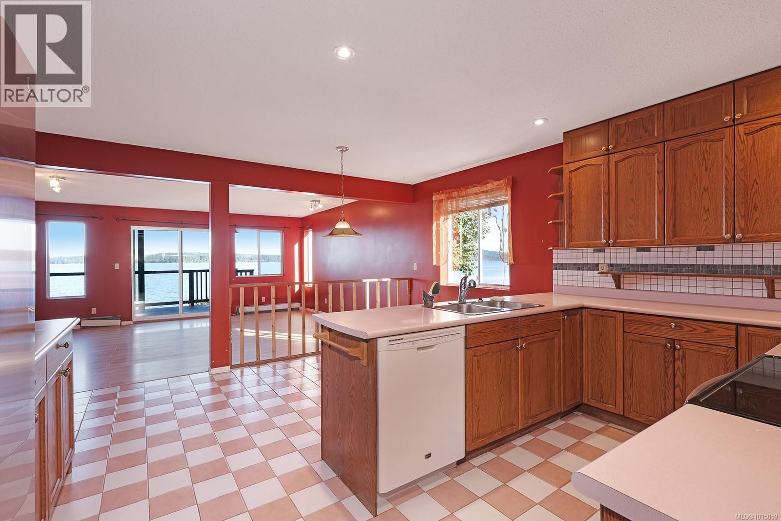 5650 Island Hwy S, Union Bay, British Columbia V0R 3B0 - Photo 21 - 1015859