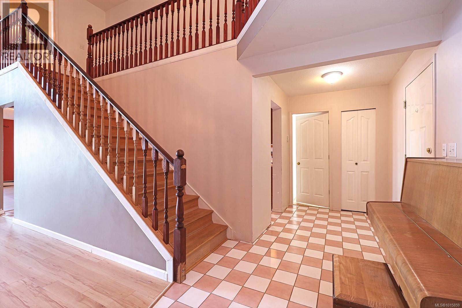 5650 Island Hwy S, Union Bay, British Columbia V0R 3B0 - Photo 23 - 1015859