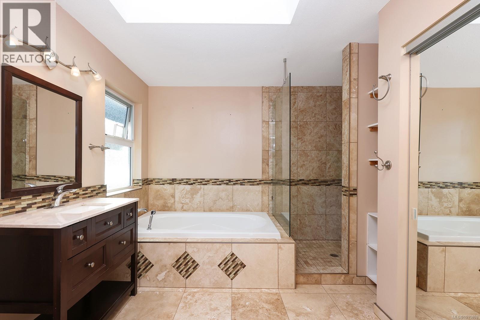 5650 Island Hwy S, Union Bay, British Columbia V0R 3B0 - Photo 26 - 1015859