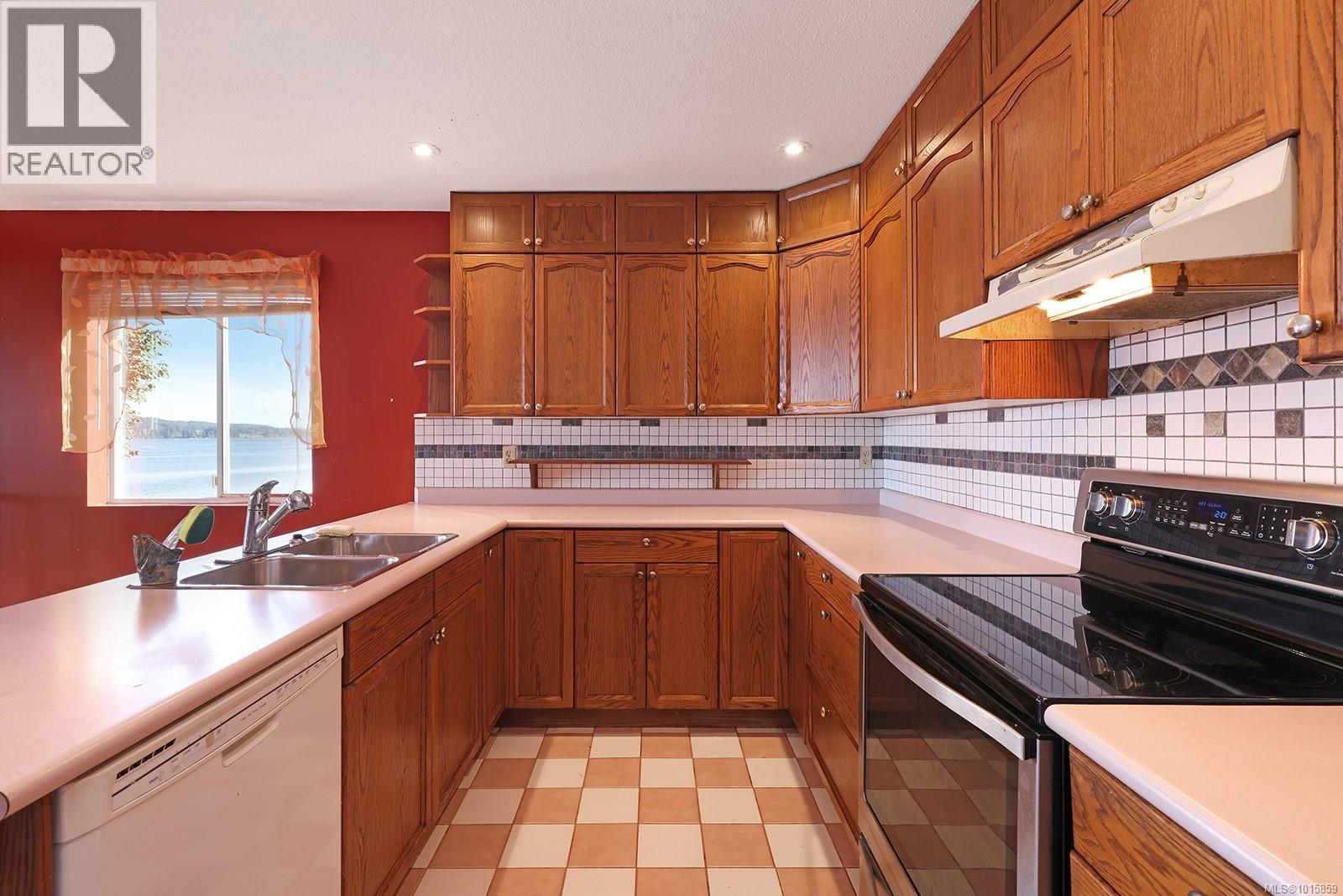 5650 Island Hwy S, Union Bay, British Columbia V0R 3B0 - Photo 20 - 1015859