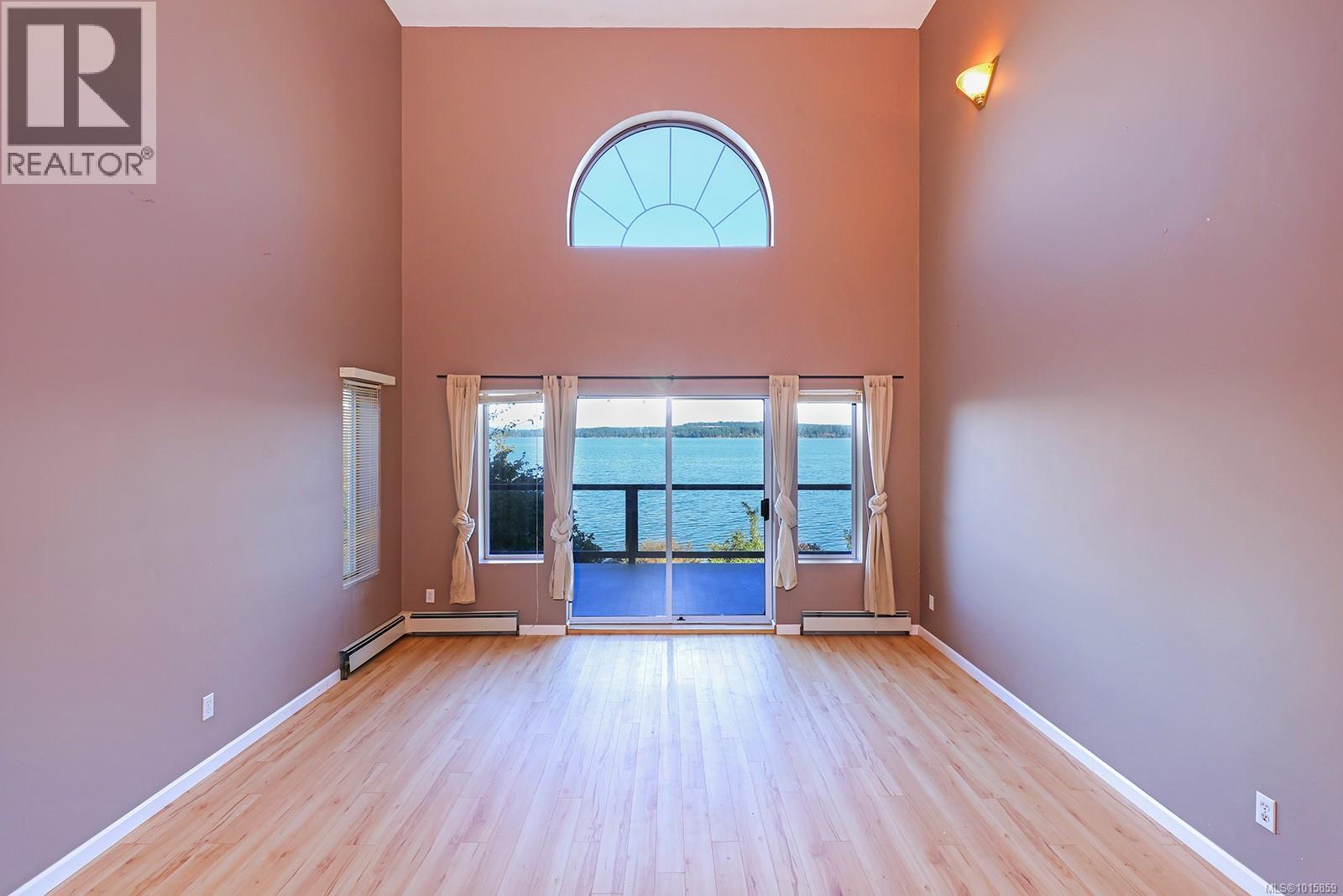 5650 Island Hwy S, Union Bay, British Columbia V0R 3B0 - Photo 11 - 1015859