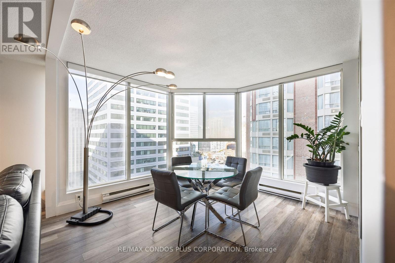 1807 - 55 Centre Avenue, Toronto, Ontario  M5G 1R4 - Photo 7 - C12570510