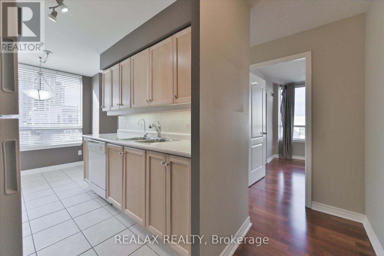 901 - 2 Rean Drive, Toronto, Ontario  M2K 3B8 - Photo 7 - C12570512