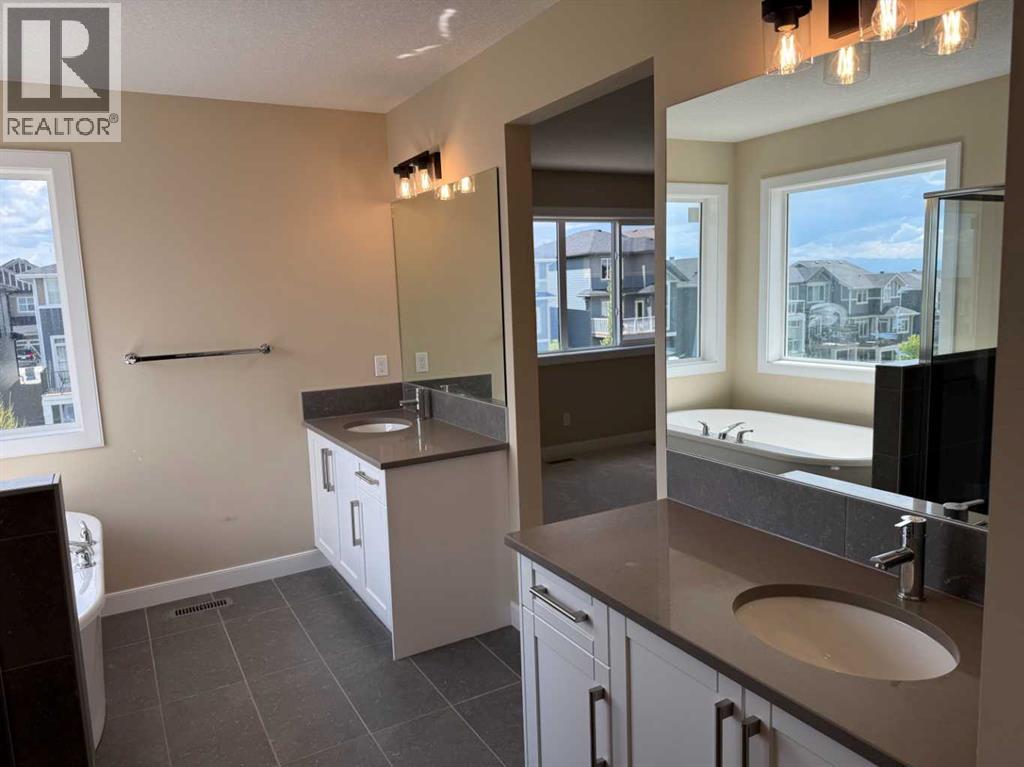 91 Sundown Crescent, Cochrane, Alberta  T4C 1Y3 - Photo 37 - A2228402