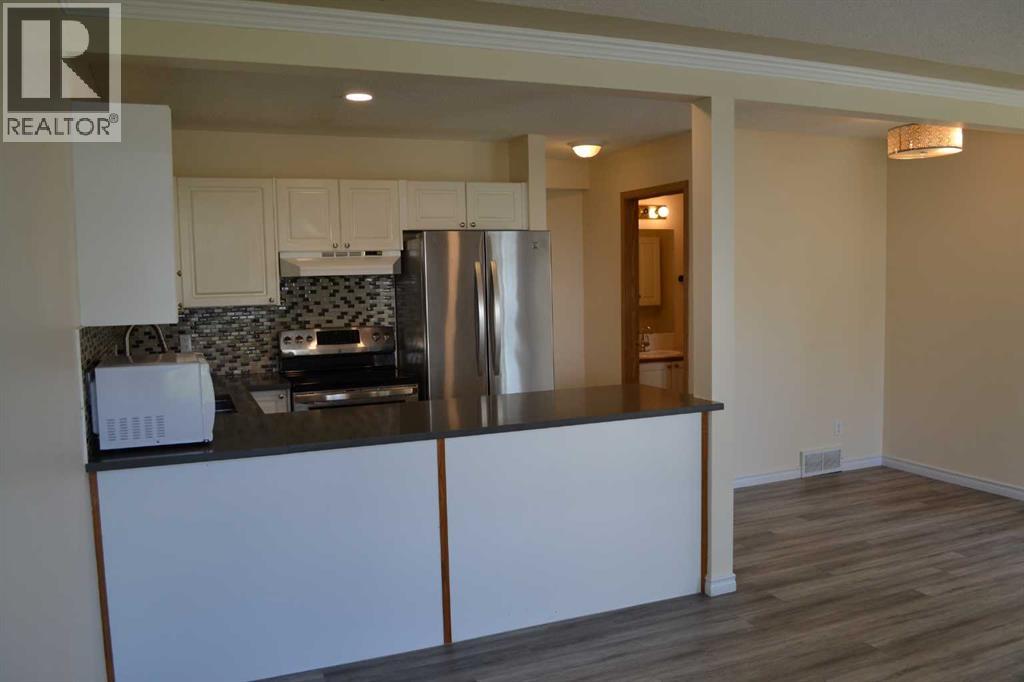 21 Country Hills Rise Nw, Calgary, Alberta  T3K 4S7 - Photo 7 - A2255916