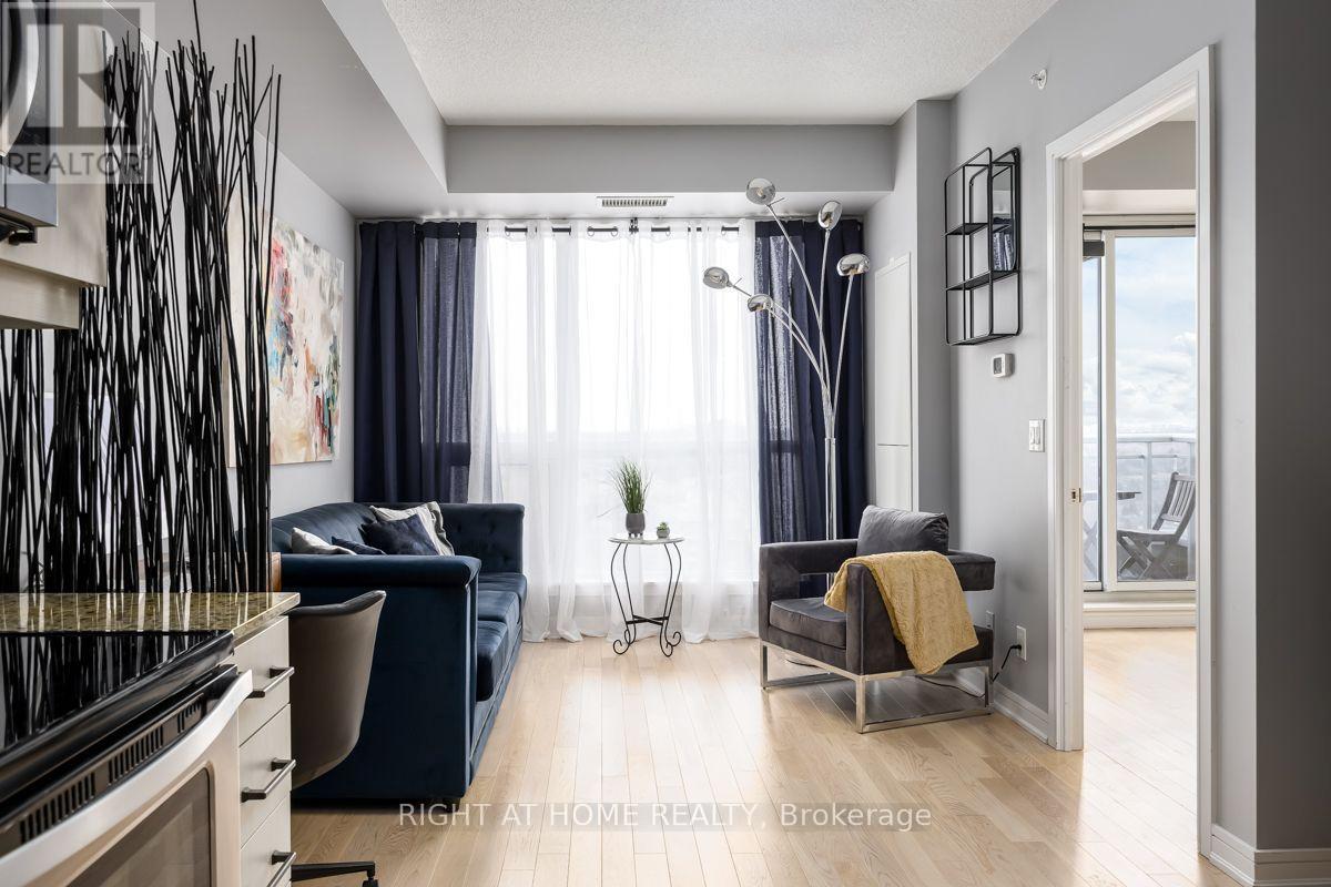 9201 Yonge Street, Richmond Hill, Ontario  L4C 1H9 - Photo 12 - N12570516