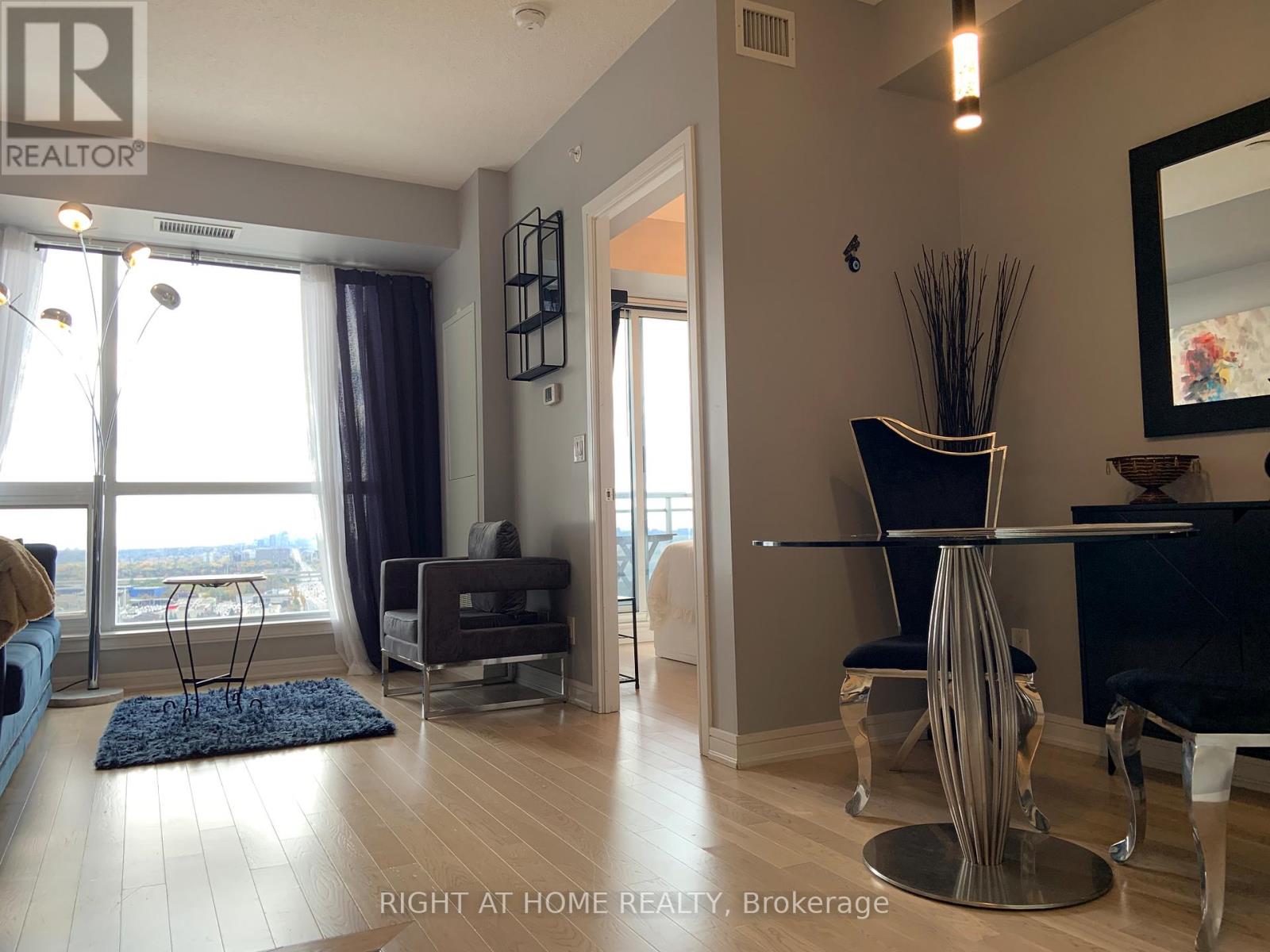 9201 Yonge Street, Richmond Hill, Ontario  L4C 1H9 - Photo 16 - N12570516