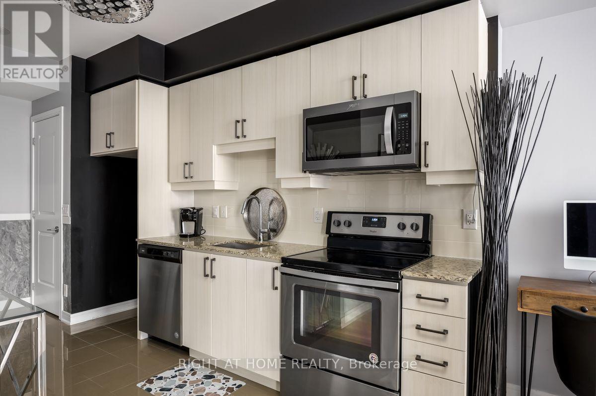 9201 Yonge Street, Richmond Hill, Ontario  L4C 1H9 - Photo 20 - N12570516