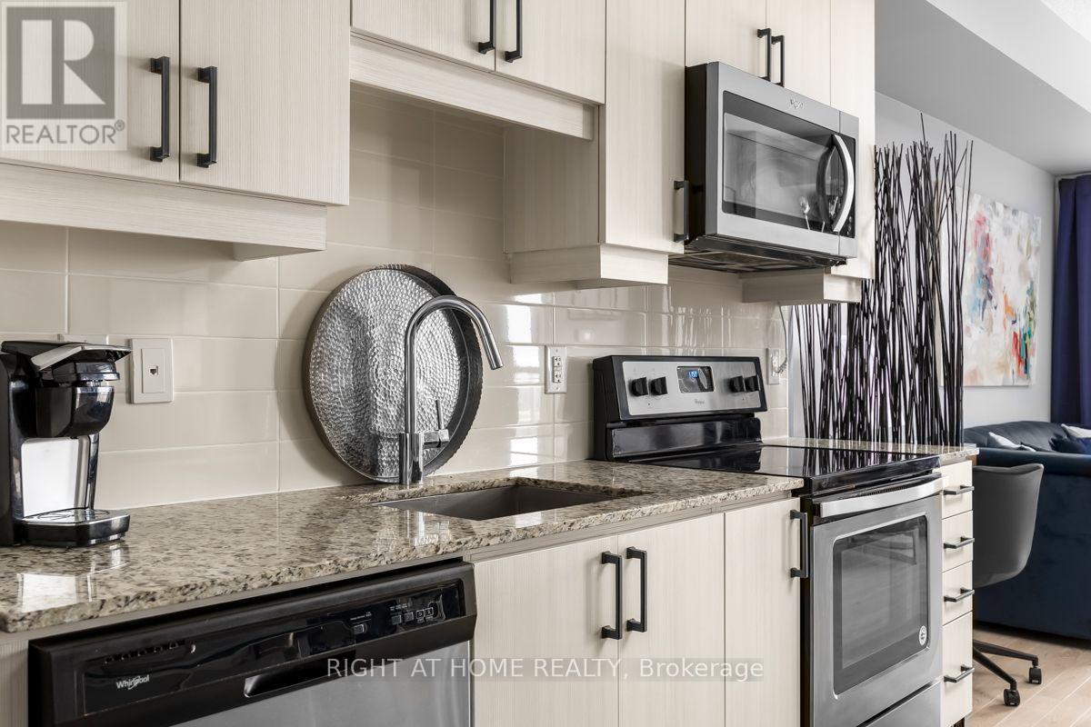 9201 Yonge Street, Richmond Hill, Ontario  L4C 1H9 - Photo 23 - N12570516