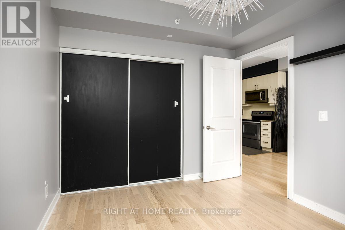 9201 Yonge Street, Richmond Hill, Ontario  L4C 1H9 - Photo 8 - N12570516