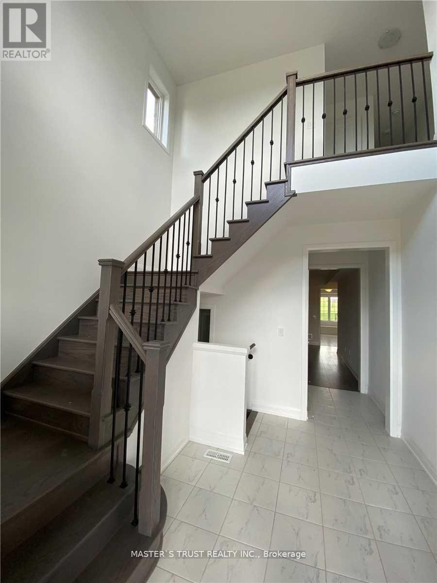 102 Frank Kelly Drive, East Gwillimbury, Ontario  L9N 0V3 - Photo 2 - N12570518