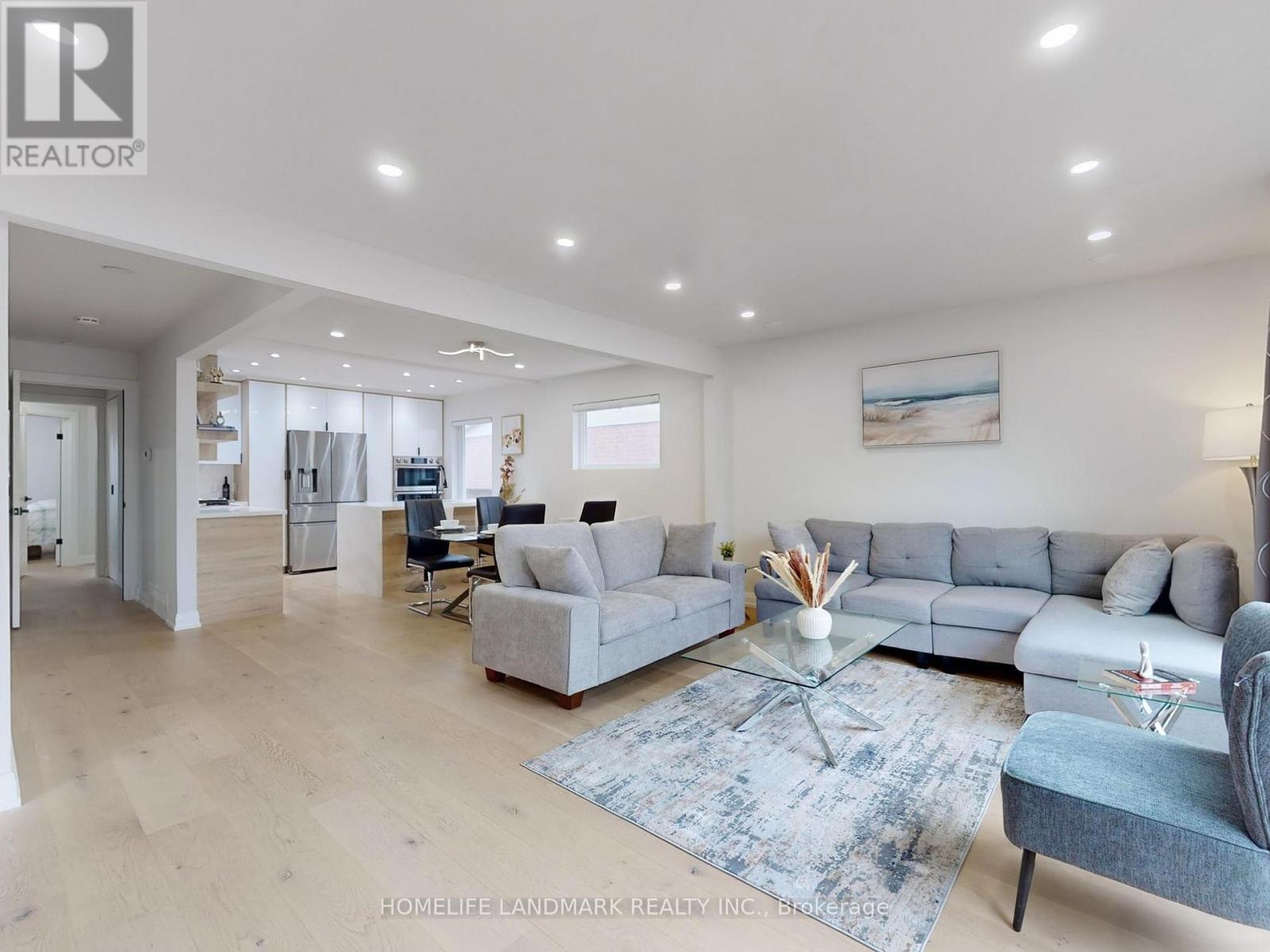 31 Henderson Avenue, Markham, Ontario  L3T 2K5 - Photo 3 - N12570520