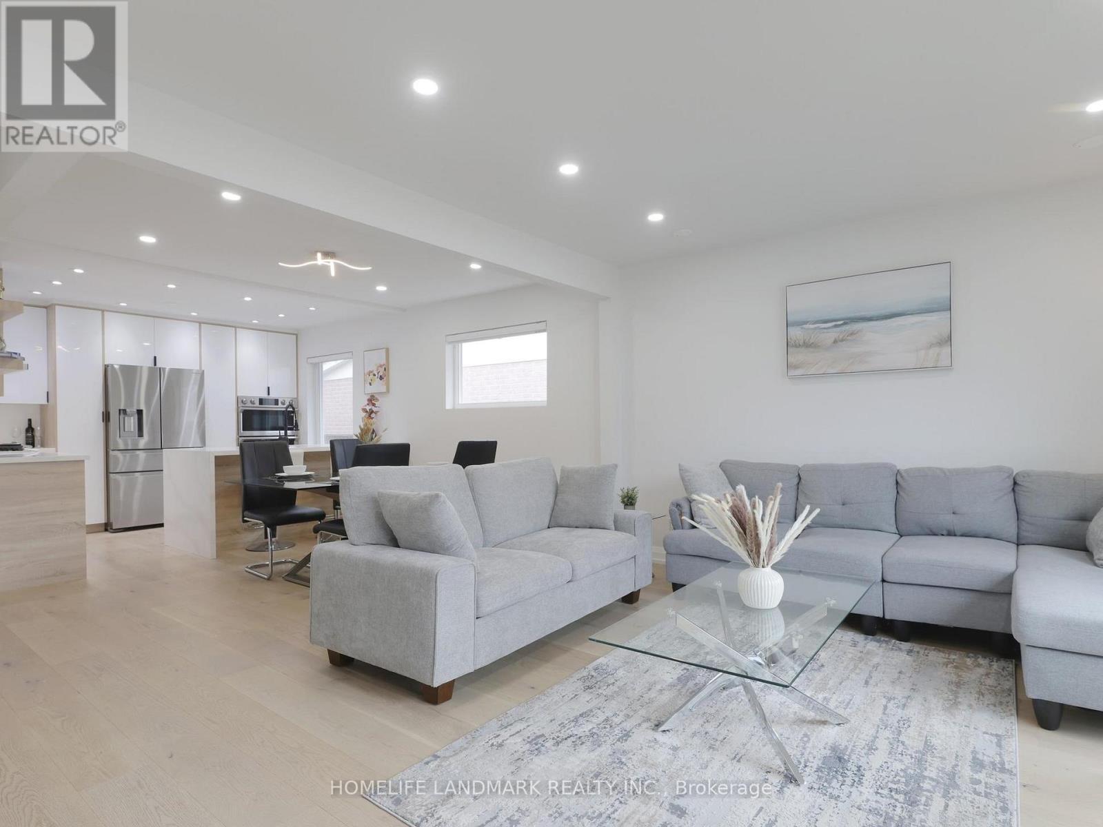 31 Henderson Avenue, Markham, Ontario  L3T 2K5 - Photo 6 - N12570520