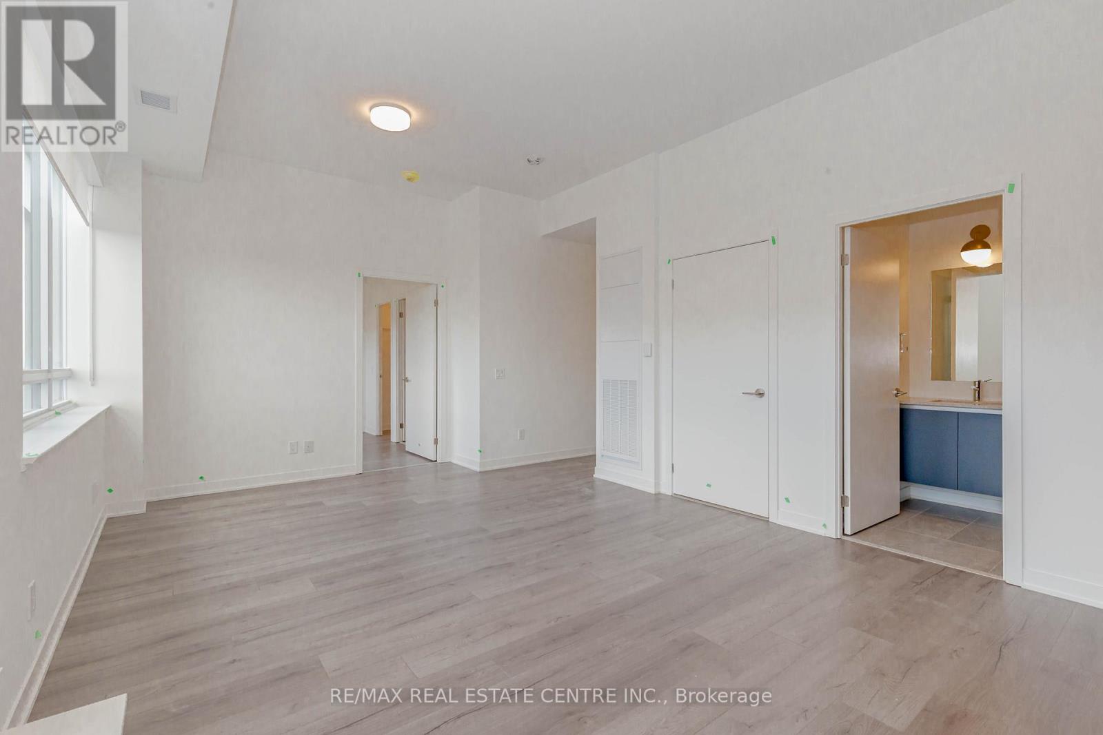 Lph8 - 405 Dundas Street, Oakville, Ontario  L6M 5P4 - Photo 13 - W12570504