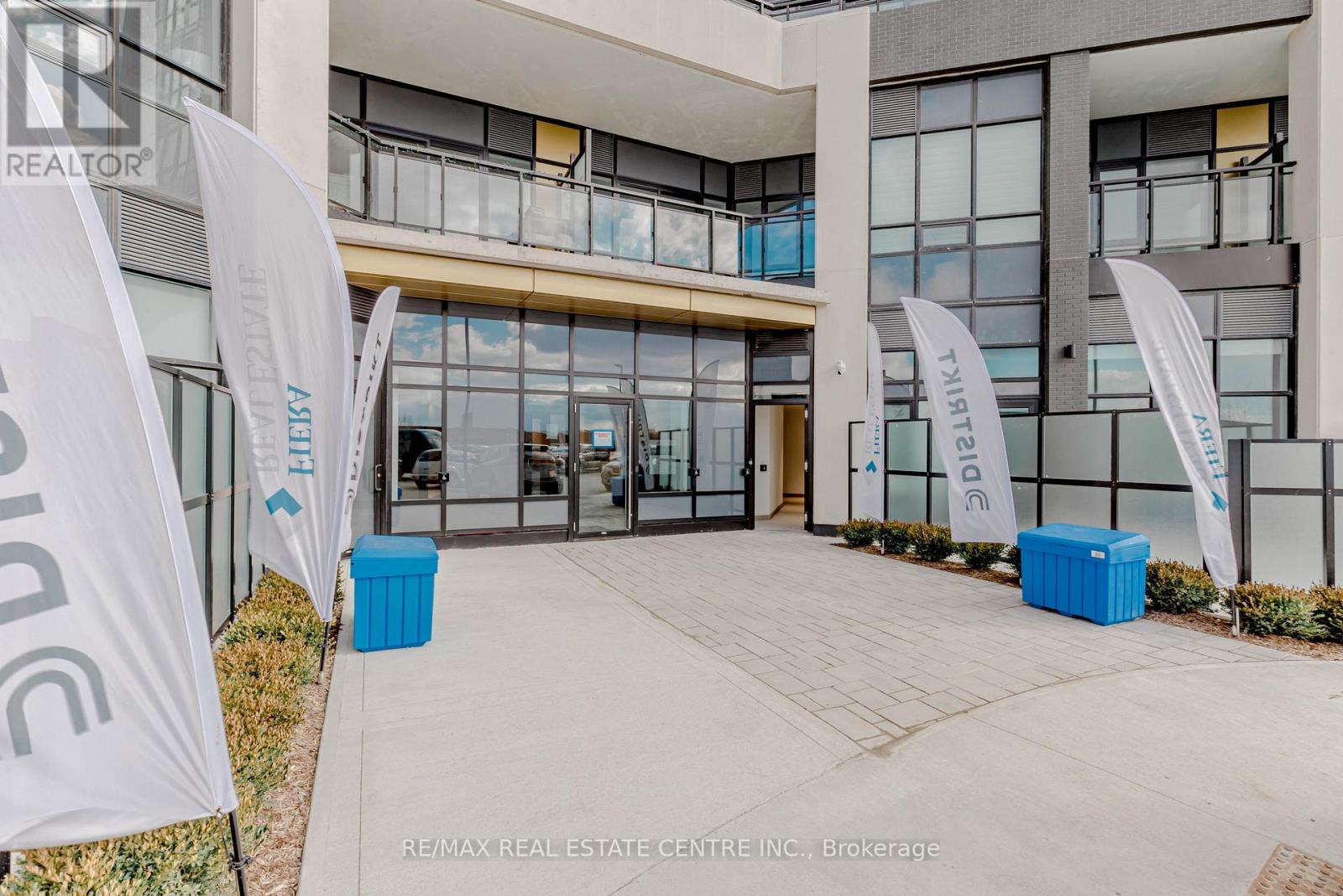 Lph8 - 405 Dundas Street, Oakville, Ontario  L6M 5P4 - Photo 5 - W12570504