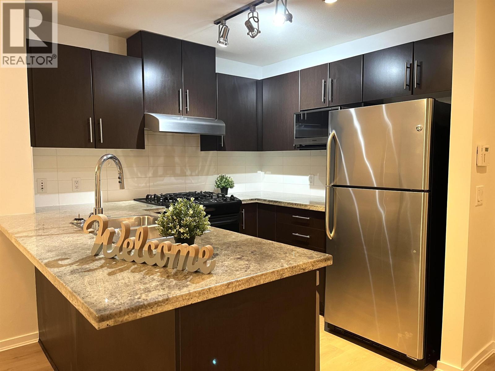 109 700 Klahanie Drive, Port Moody, British Columbia  V3H 5L3 - Photo 2 - R3069503