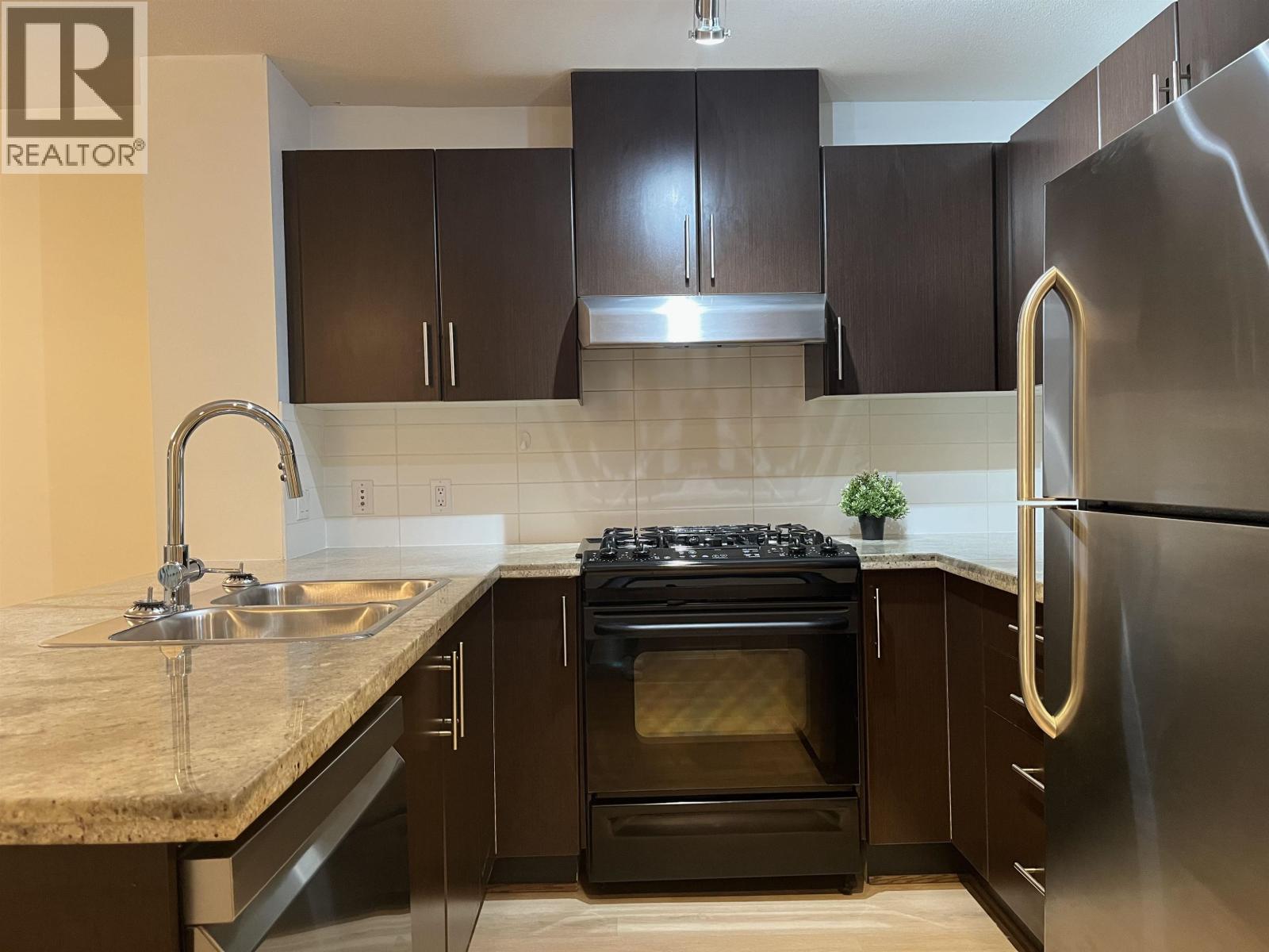 109 700 Klahanie Drive, Port Moody, British Columbia  V3H 5L3 - Photo 4 - R3069503