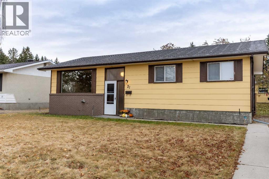 21 Watson Street, Red Deer, Alberta  T4N 5X7 - Photo 1 - A2267608