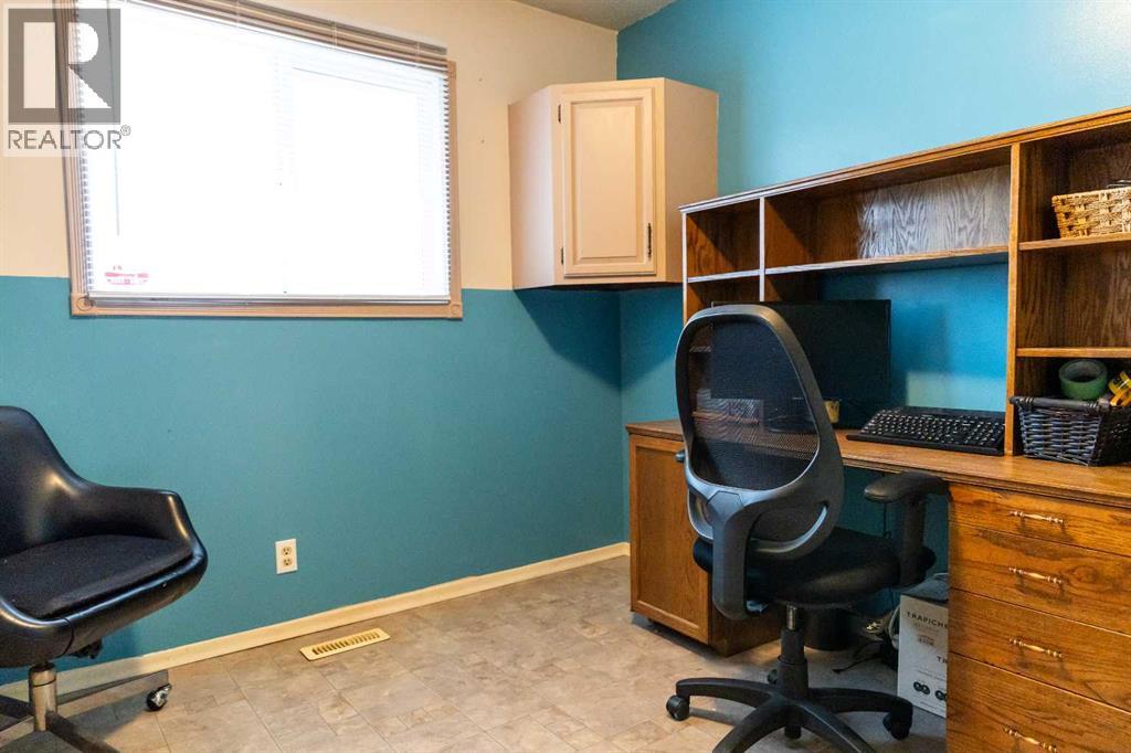 21 Watson Street, Red Deer, Alberta  T4N 5X7 - Photo 25 - A2267608