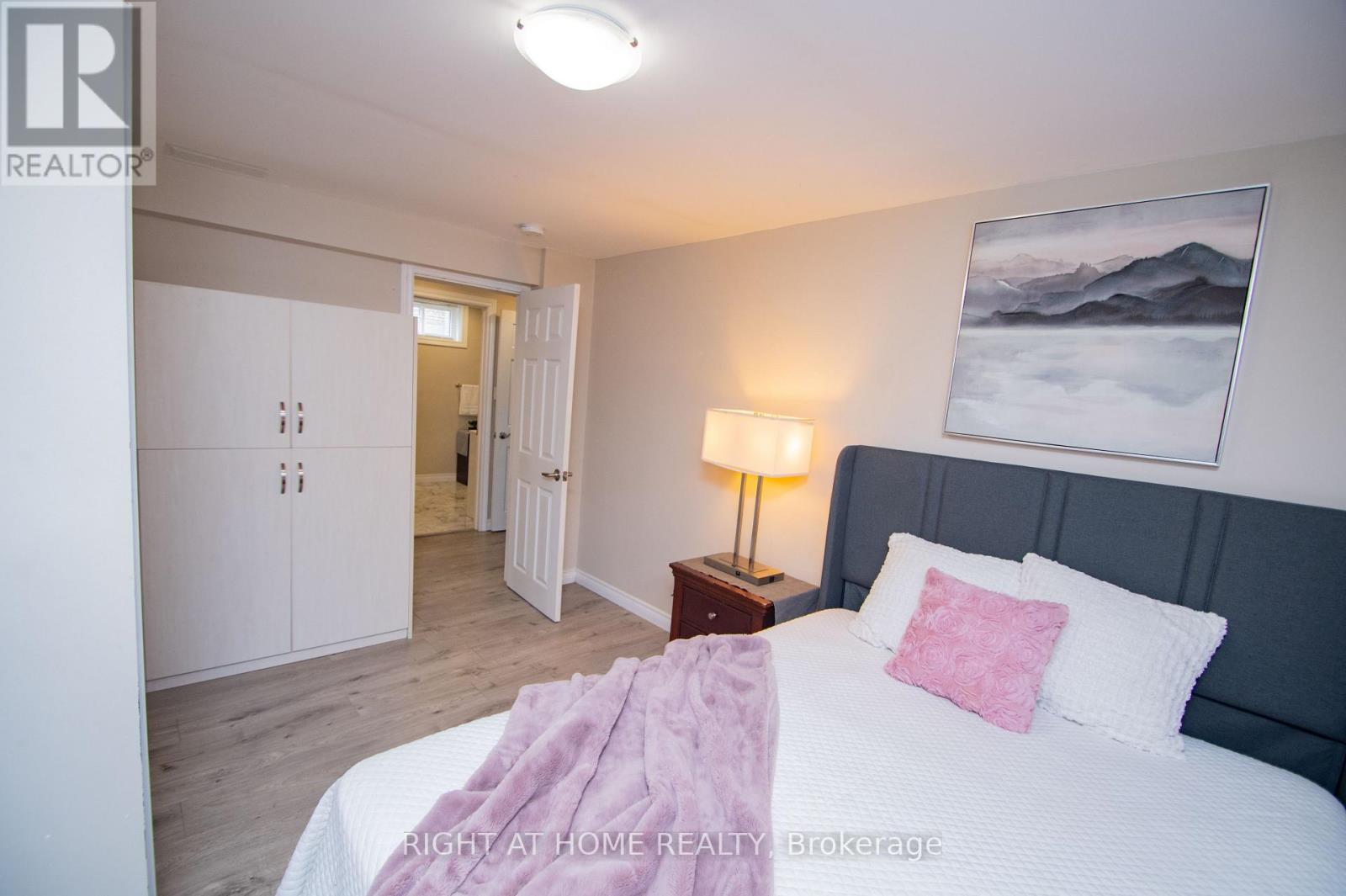 65 Bridgenorth Crescent, Toronto, Ontario  M9V 2M5 - Photo 22 - W12393111