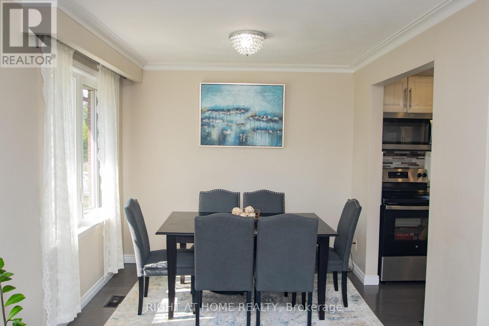 65 Bridgenorth Crescent, Toronto, Ontario  M9V 2M5 - Photo 12 - W12393111