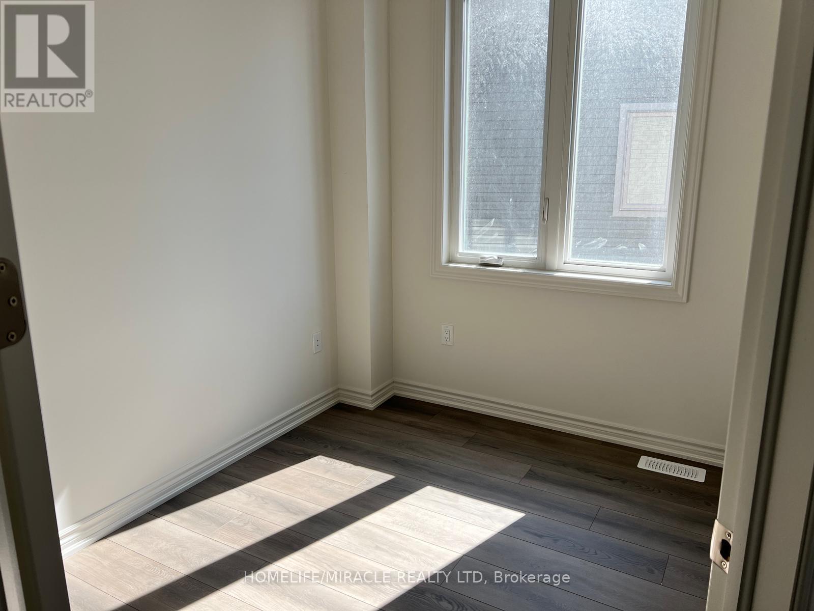 1004 Trailsview Avenue, Cobourg, Ontario  K9A 4K3 - Photo 13 - X12567034