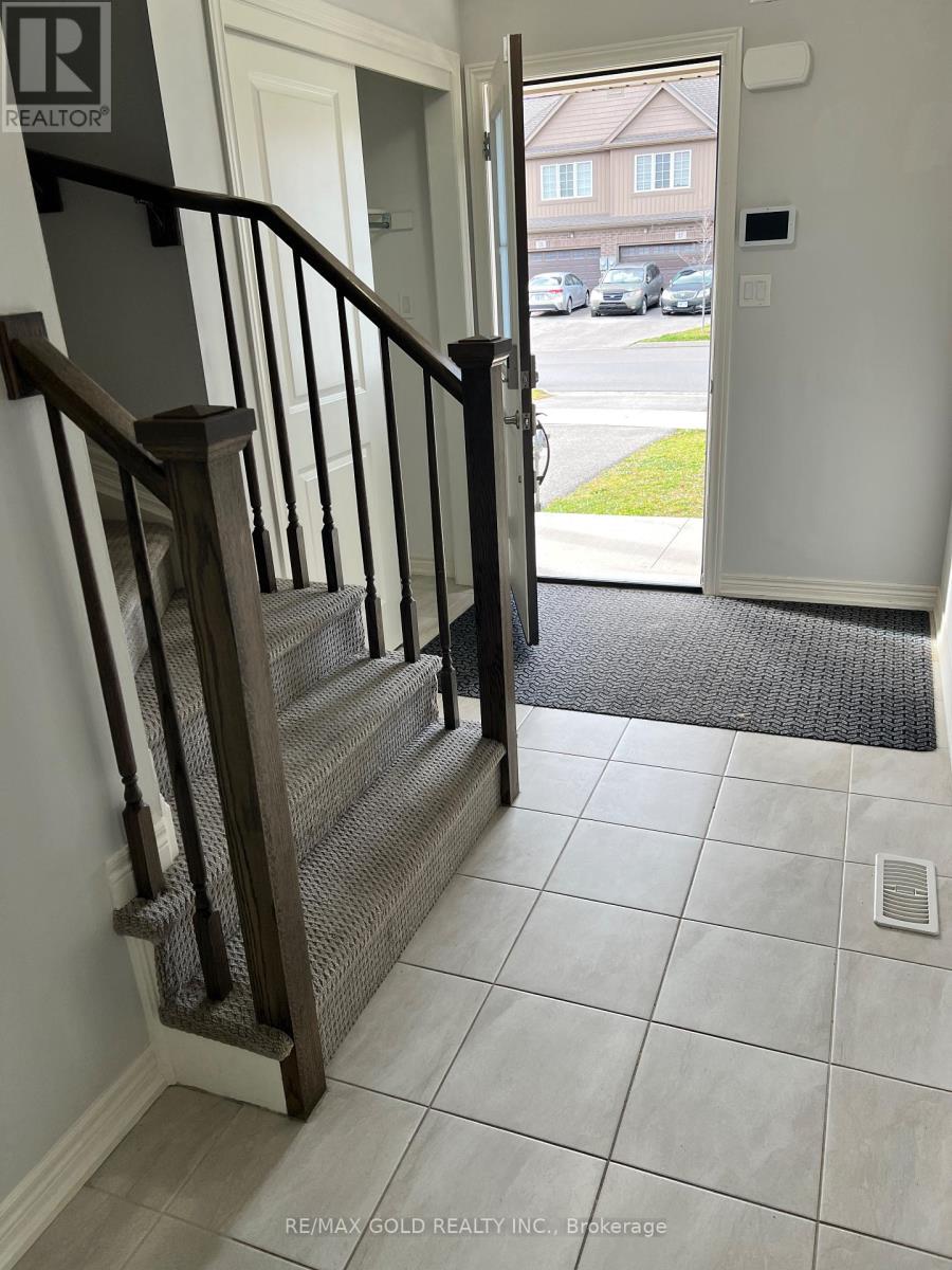 36 Damude Avenue, Thorold, Ontario  L2V 0G6 - Photo 13 - X12570138