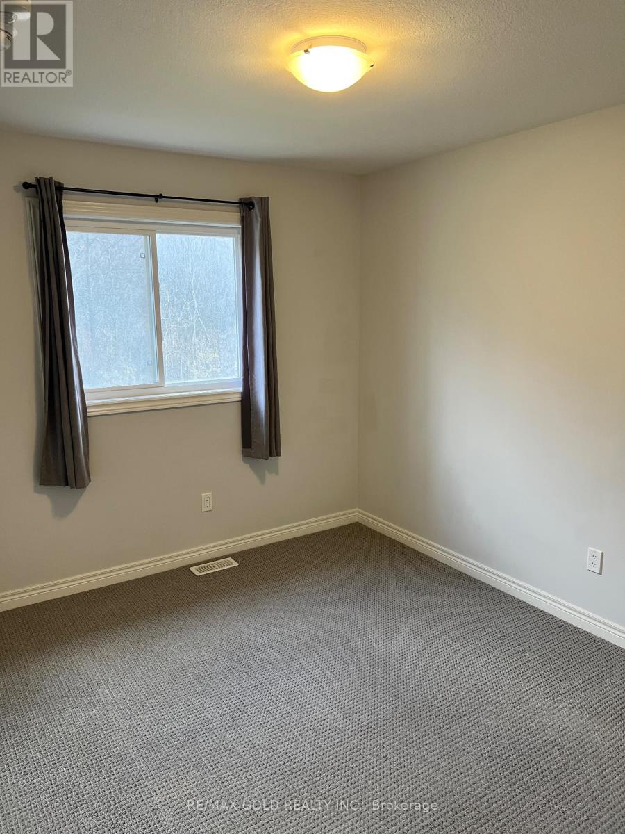 36 Damude Avenue, Thorold, Ontario  L2V 0G6 - Photo 22 - X12570138