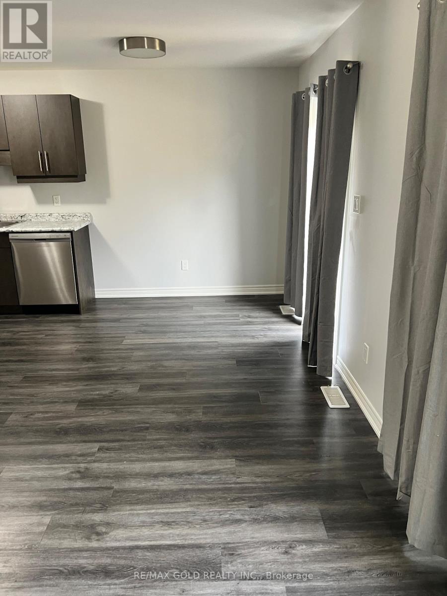 36 Damude Avenue, Thorold, Ontario  L2V 0G6 - Photo 9 - X12570138