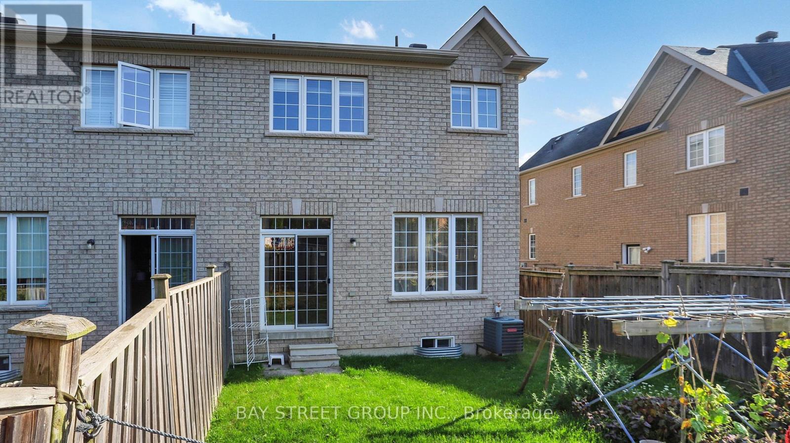 82 Coleluke Lane, Markham, Ontario  L3S 0B7 - Photo 17 - N12570538