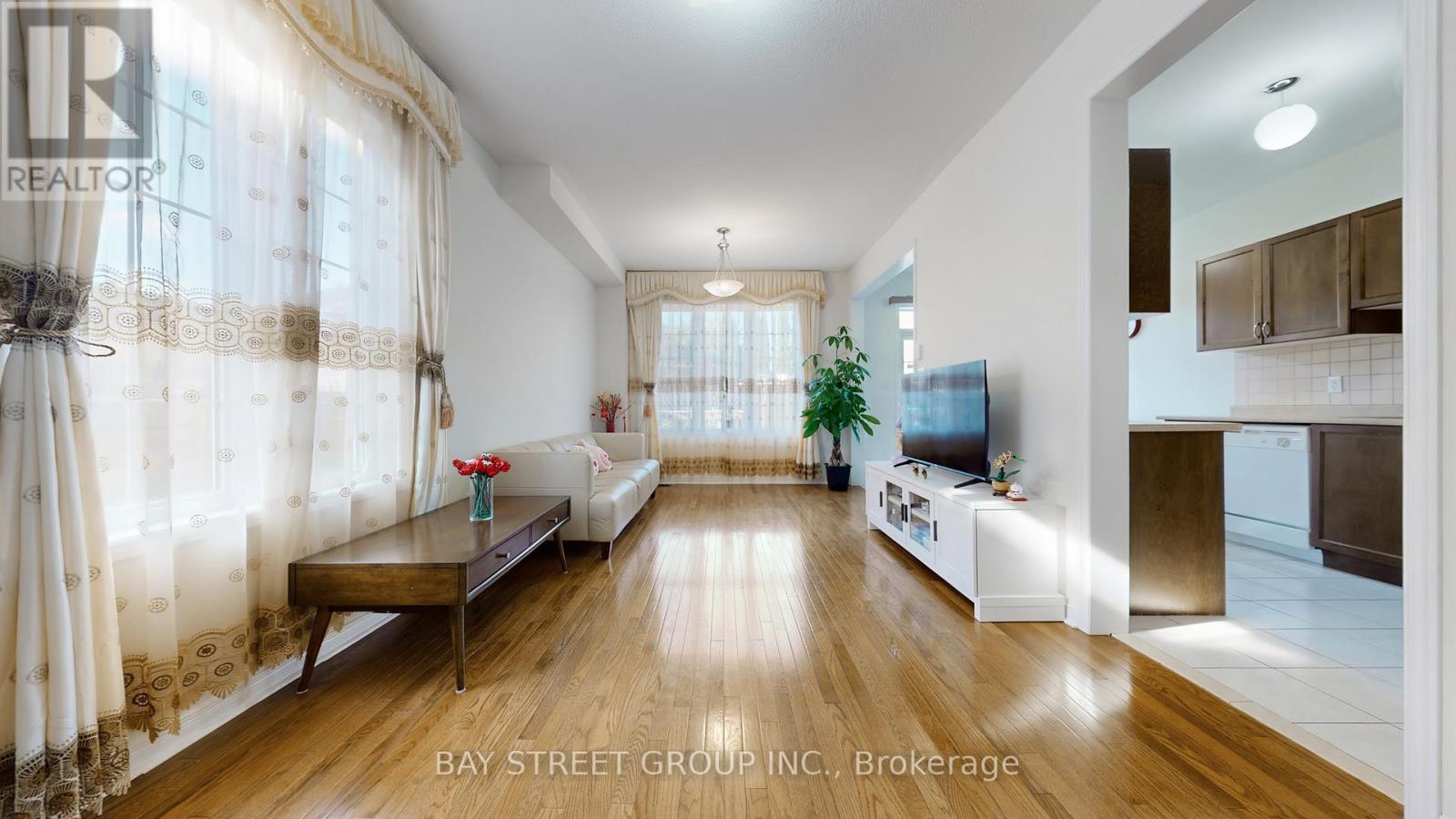 82 Coleluke Lane, Markham, Ontario  L3S 0B7 - Photo 3 - N12570538